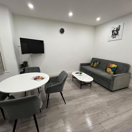 F4 Luxury Stays One Bed Apartment With Parking Ilford Exterior foto